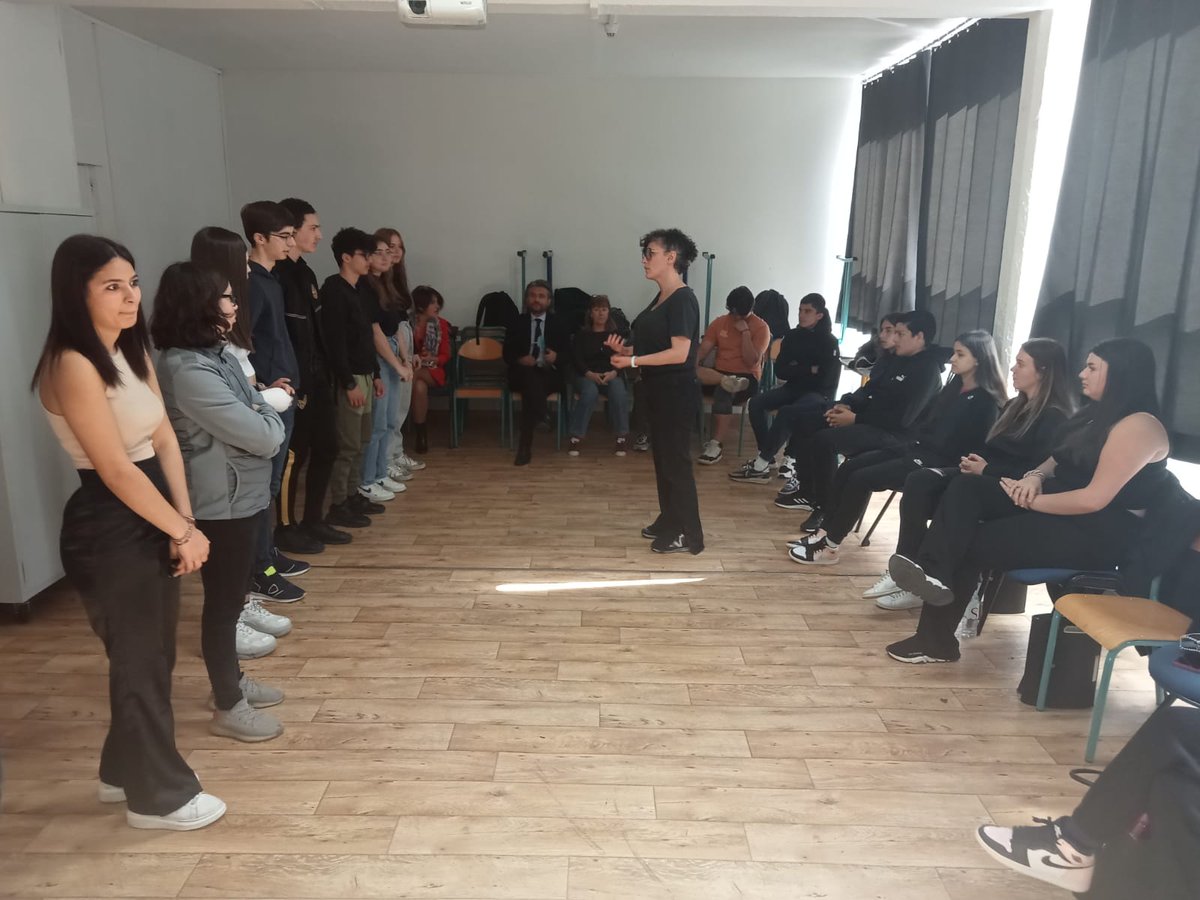 #Orientation | Le recteur inaugure ce matin le 'Printemps de l'orientation' au lycée professionnel Finosello. Plusieurs ateliers à disposition des élèves : préparation à l'entretien d'embauche, Parcoursup, apprentissage, économie sociale et solidaire, théâtre &amp; confiance en soi !