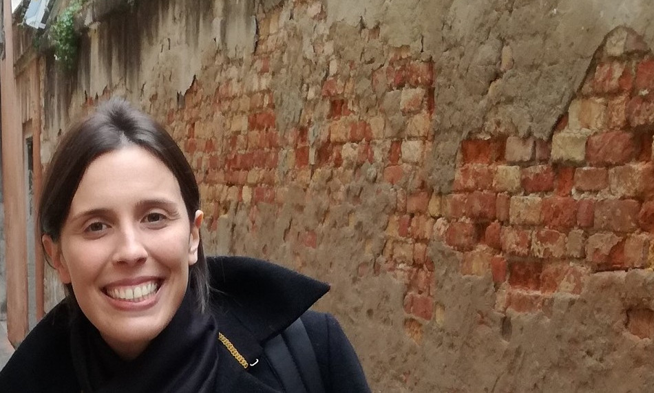 BcnFilmComm's tweet photo. 📚📽️Aquest mes entrevistem a @SaraAntoniazzi, doctora en Llengües, Cultures i Societats Modernes per la Università @CaFoscari de Venècia, i en Humanitats per @UPFBarcelona. Autora del llibre "Barcelona en Pantalla, una ciudad en el cine" @CatarataLibros

👉🏻https://t.co/Rw3Wx1uUFW https://t.co/YGZZ1EgWjL