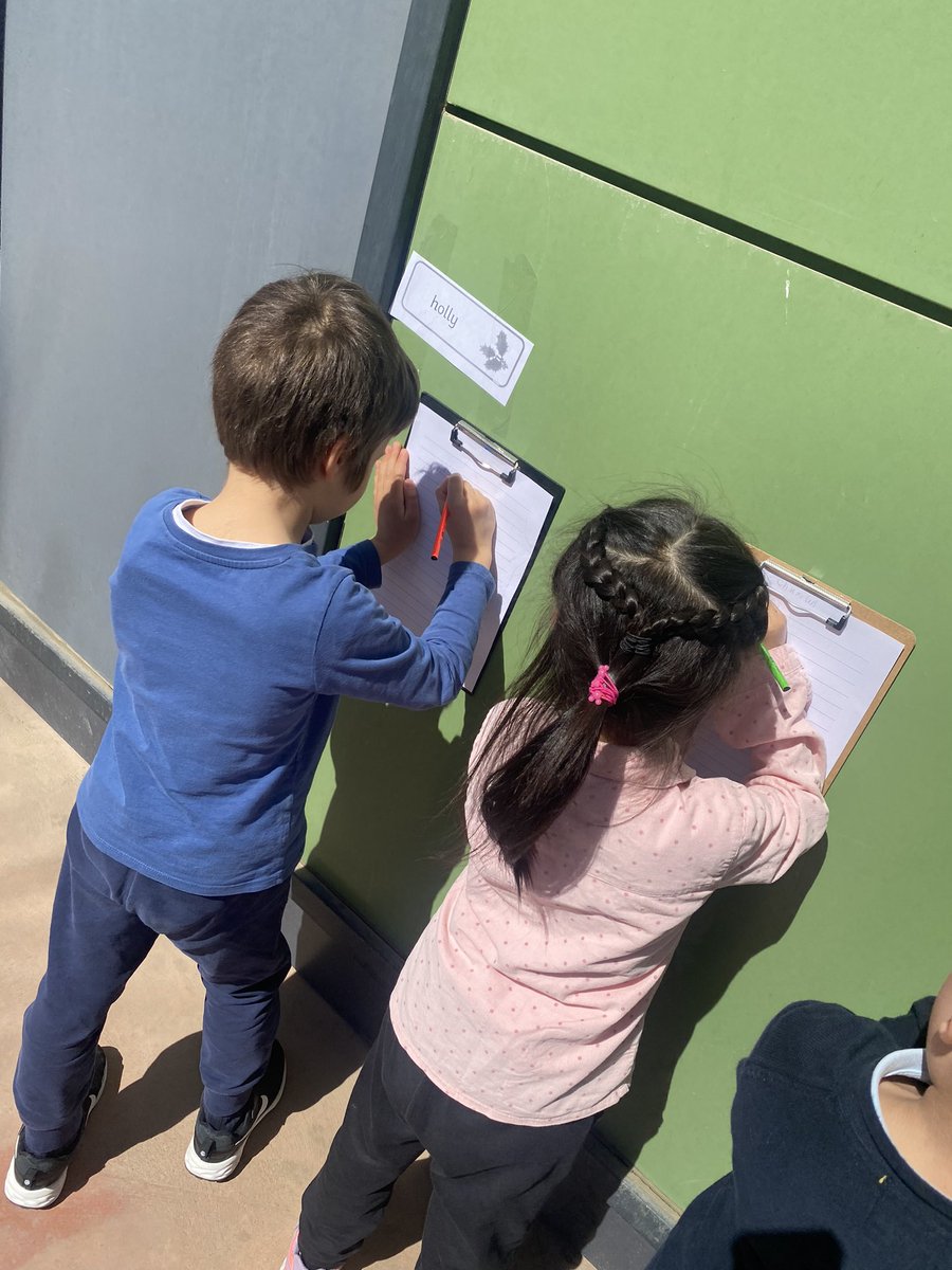 BIST_OL's tweet photo. For their handwriting lesson today @BISTYear1 went outside to hunt for words as the sun was shining #outdoorlearning #lessonsoutside https://t.co/EWH3OiQDGI