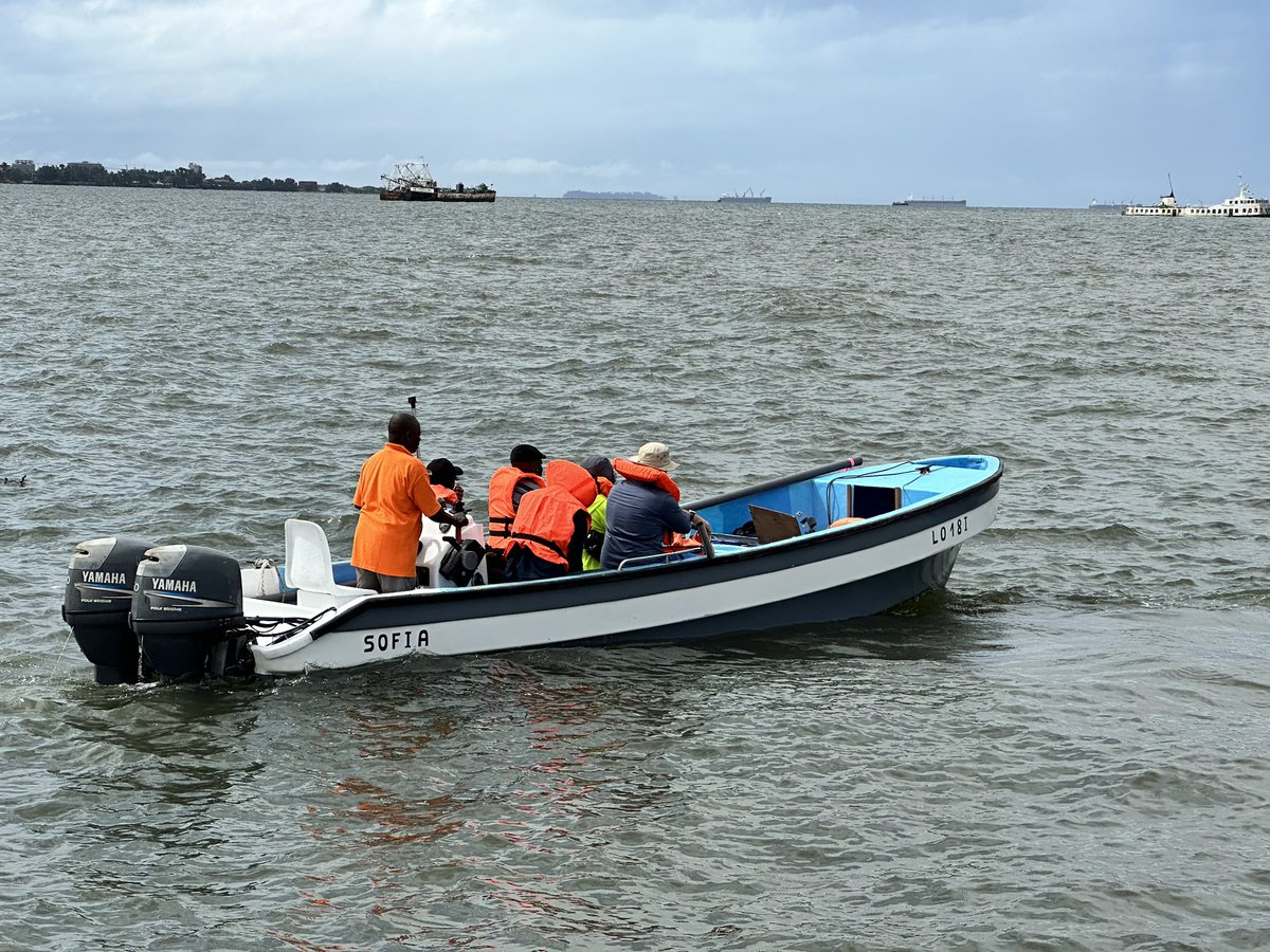 MarcLovesEarth's tweet photo. Today splitting teams to validate SWOT NASA/JPL+DGEA+ANPN on the Komo Estuary, and CENAREST+TNC+Eaux et Forêts on the Ogooué river #trackingworldwater #swotmission https://t.co/A5wspd5ClK