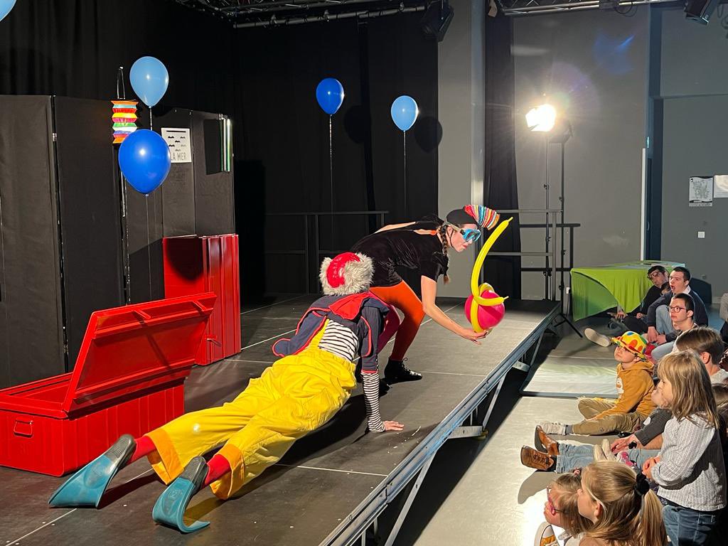 Un grand merci à l’association Rien qu’un chromosome en + pour leur accueil et leur bonne humeur 😀

Les Sœurettes aiment rencontrer des parents aussi motivés et dévoués pour leurs petites merveilles 🌟
#t21 #trisomie21 #clown #mime #makaton #handicap <a href="/loireatlantique/">Loire-Atlantique</a>