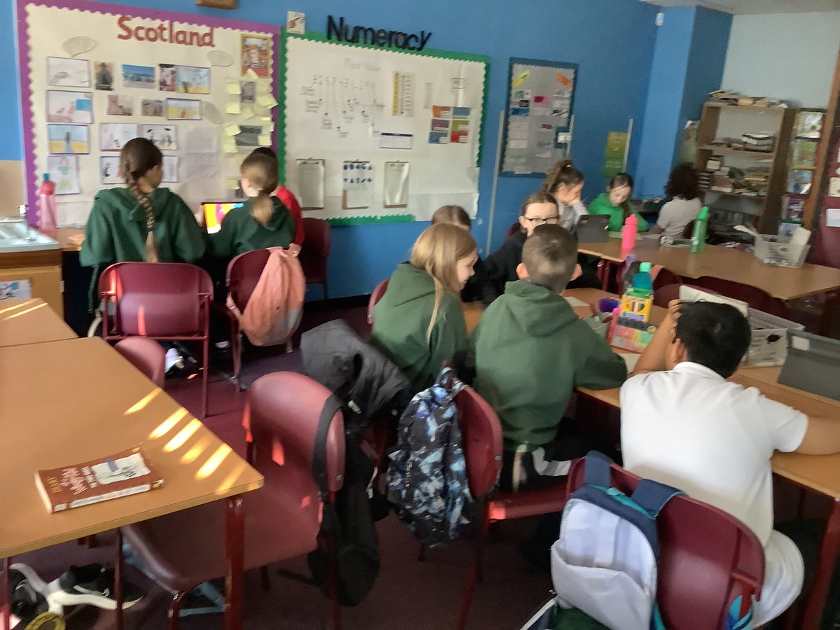 MrsM_StP's tweet photo. Short read time 
We used our knowledge of context clues to help us to structure sentences. We had to use clues such as punctuation, openers and connectives to help us.
#reflectivereader #literacy #collaborativelearning https://t.co/pH3L3AZZO3