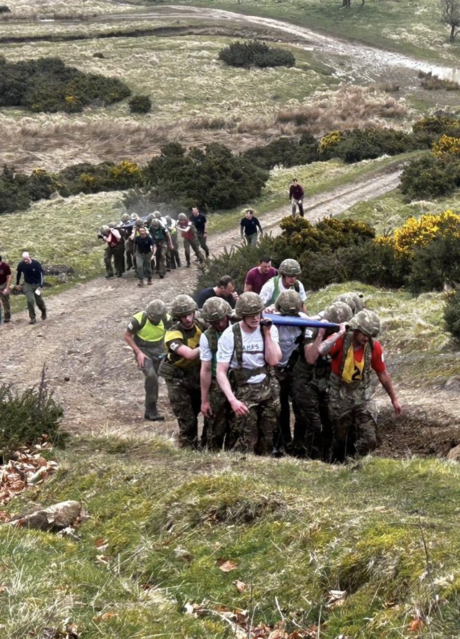 Foxy2Para's tweet photo. My final stretcher today, so we did 2 💪🏼. I’m gutted to be leaving all this behind. 11/76 failed to finish with the stretcher.
72 will go Forward to Mill!
Elements of @16AirAssltBCT were also invited to watch and see how their units are getting on 💪🏼 https://t.co/fsQl4mPHmo