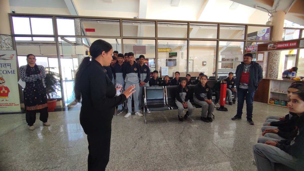 aaismlairport's tweet photo. We were thrilled to host a group of enthusiastic students from GSSS Chail at our airport today! They got an inside look at how Air Traffic Control operates, learned about airport operations, and even got to see aircraft ATR42 take off and land. Thanks for visiting!
@AAI_Official https://t.co/W8DK33m5yU