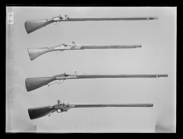 trekbek's tweet photo. @nativespecies @Winning4Him @25trumpnow @MNPDNashville @MaddowBlog they sure were!

have at 'em, king. see how many first graders you can julienne with a flintlock. https://t.co/diJj9pDYPr