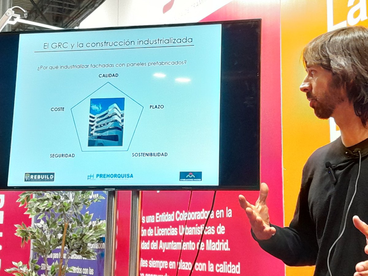 andece_general's tweet photo. Asistimos a presentación de Javier Carvajal, responsable de GRC de @prehorquisa en una de las sesiones organizadas por @aparejadoresmad @hubaparejadores Por qué industrialización fachadas con paneles prefabricados de GRC? Calidad, plazo, sostenibilidad, seguridad y coste https://t.co/TnoRf9RdyI
