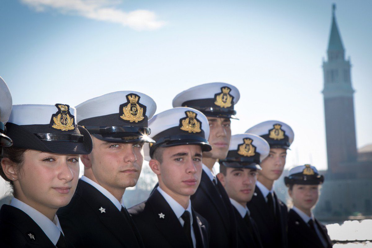 #OpenDay Scuola Navale Francesco Morosini. 
Sabato 01 e sabato 15 aprile 2023, dalle ore 14.30 alle ore 17.30 non perdete l’occasione di visitare l’Istituto di #Venezia accompagnati dagli allievi per vivere un giorno da futuro marinaio. Scopri di più bit.ly/3JOs1Xq