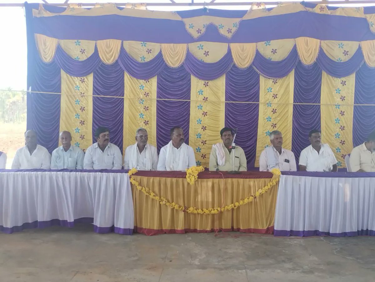 lingeshksmla's tweet photo. ಇಂದು ಬೇಲೂರು ವಿಧಾನಸಭಾ ಕ್ಷೇತ್ರದ, ಜಾವಗಲ್ ಹೋಬಳಿಯ,  ನೆರ್ಲಿಗೆ ಗ್ರಾಮ ಪಂಚಾಯತಿಯ ಎಸ್ ಸೋಂಪುರ ಶ್ರೀ ಬಸವೇಶ್ವರ ಸ್ವಾಮಿ ದೇವಸ್ಥಾನದ ಸನ್ನಿಧಿಯಲ್ಲಿ ಹರ್ಷಿತ್ ಎಸ್ ಲಿಂಗೇಶ್ ರವರ ಹೆಸರಿನಲ್ಲಿ ನಿರ್ಮಿಸಲಾದ ನೂತನ ಅಡುಗೆ ಮನೆಯನ್ನು ಉದ್ಘಾಟಿಸಲಾಯಿತು. 
@hd_kumaraswamy @hd_revanna @iPrajwalRevanna @JanataDal_S 
1/2 https://t.co/KN9yS0AjDi