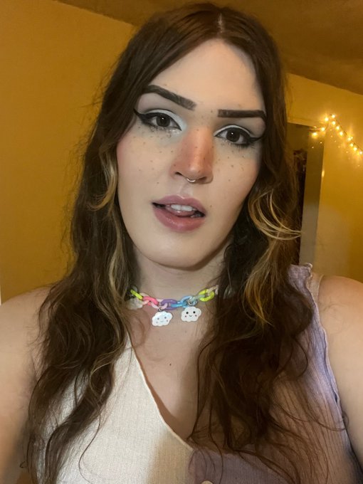 A pic at my new place 😌💕 https://t.co/S4QYJlWkIR