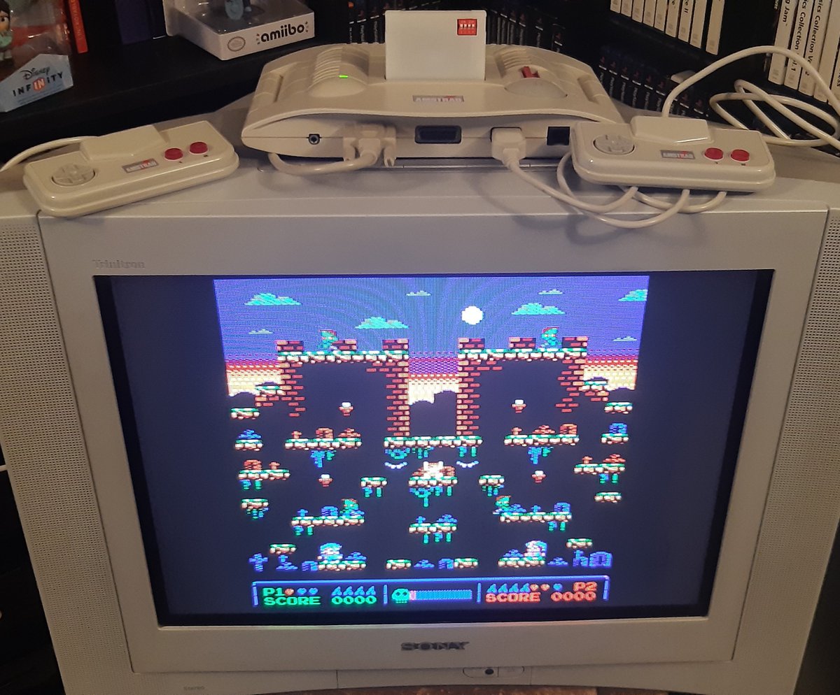 Check it out! #RevengeOfTrasmoz is now running on the Amstrad GX4000!

Big thanks to Ixien for creating the file and taking the cool photo!

You can download the .cpr file for FREE and play it on your own console now 👇👇 👇

volcanobytes.itch.io/revenge-of-tra…

#RetroGaming #Amstrad #Arcade