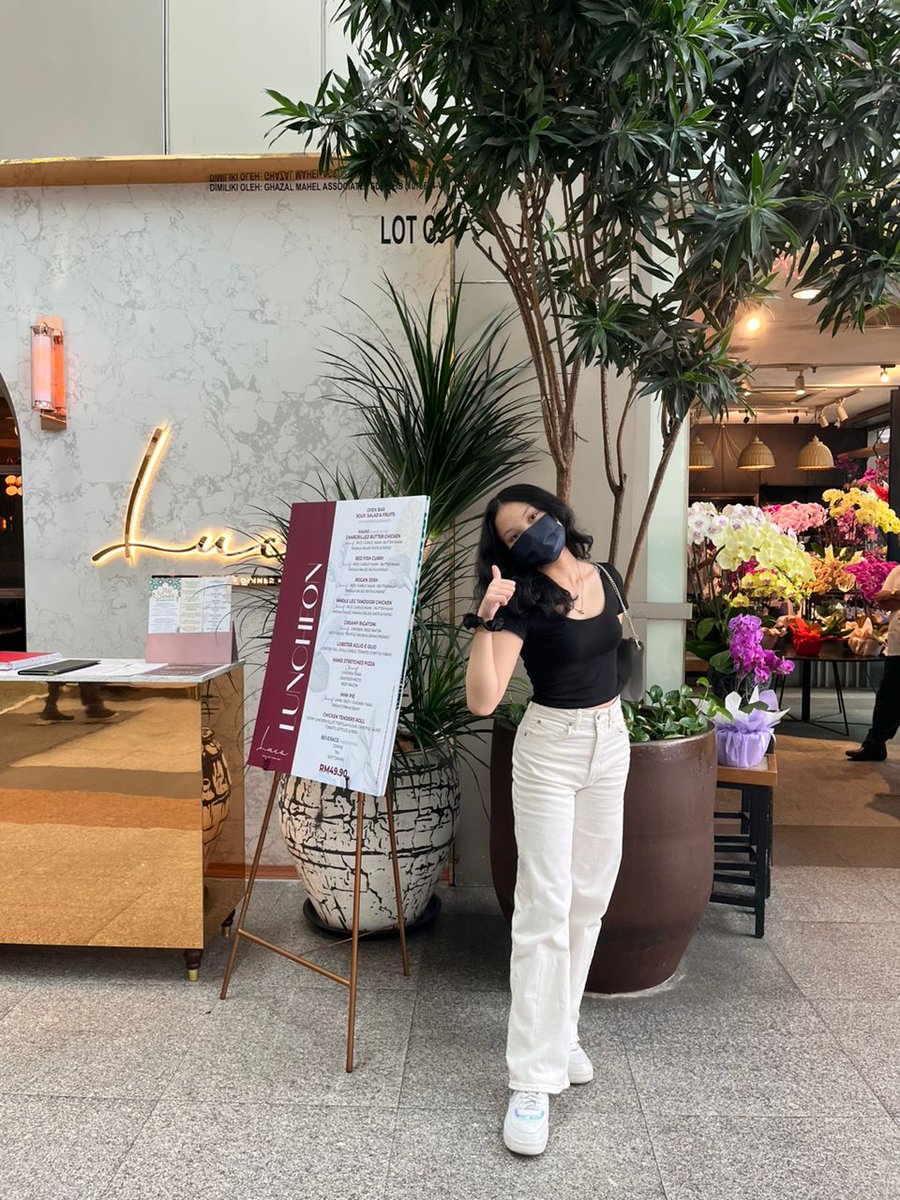 icsmksh's tweet image. Oh wow look we've got interesting facts on our assistant IU director 1 Dania✨

I love music and I used to play guitar. I love interact because of our commitment in highlighting our talents. Did you know that male seahorses give birth instead of female seashores 🧜