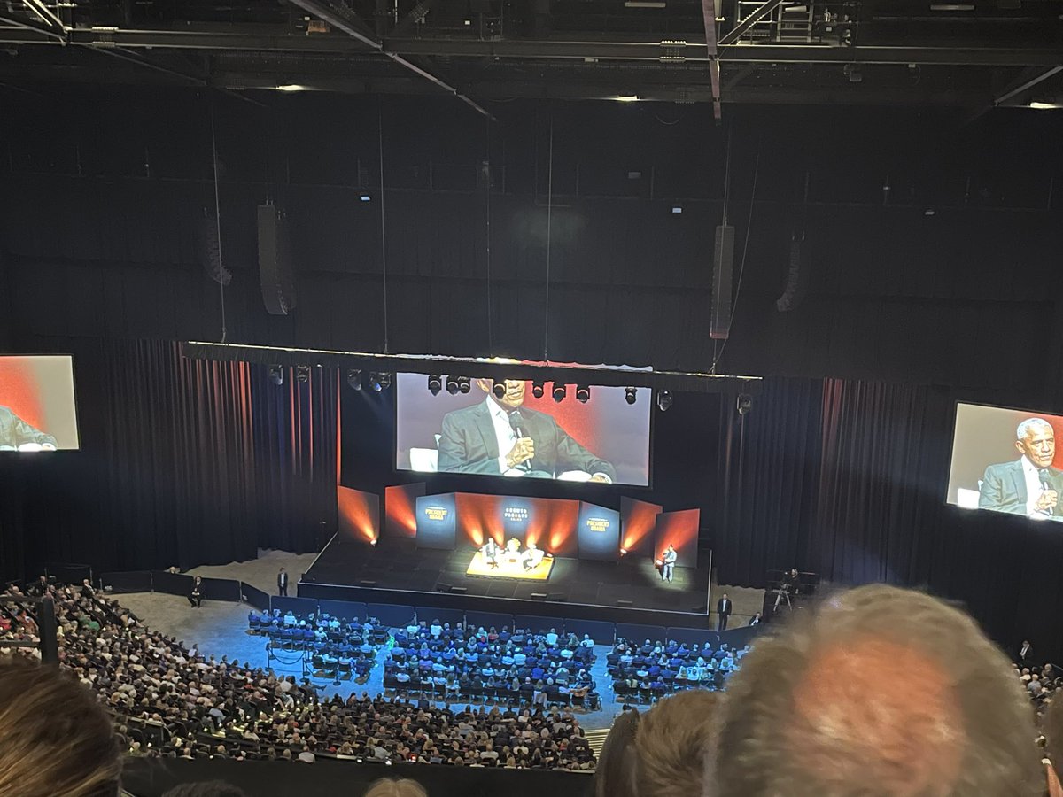 President <a href="/BarackObama/">Barack Obama</a> in 🇦🇺

‘I 𝘢𝘮 𝘤𝘰𝘯𝘧𝘪𝘦𝘥𝘦𝘯𝘵 𝘵𝘩𝘢𝘵 if 𝘢𝘭𝘭 𝘵𝘩𝘦 🌏𝘭𝘦𝘢𝘥𝘦𝘳𝘴 𝘸𝘦𝘳𝘦 𝘸𝘰𝘮𝘦𝘯, 𝘧𝘰𝘳 𝘫𝘶𝘴𝘵 2 𝘺𝘦𝘢𝘳𝘴, 𝘵𝘩𝘦 𝘸𝘰𝘳𝘭𝘥 𝘸𝘰𝘶𝘭𝘥 𝘵𝘪𝘭𝘵 𝘪𝘯 𝘢 𝘣𝘦𝘵𝘵𝘦𝘳 𝘥𝘪𝘳𝘦𝘤𝘵𝘪𝘰𝘯’ 

#girlpower 💪👯‍♀️