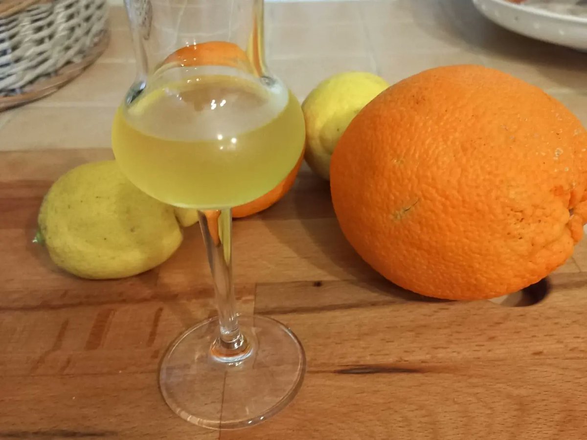 FoodfileBas's tweet photo. La limetta, un #agrume per tutti i gusti e per tutti gli olfatti. Anche un #liquore unico e tutto in #Basilicata https://t.co/SUqkQztM5u https://t.co/fjLK2eRKmV