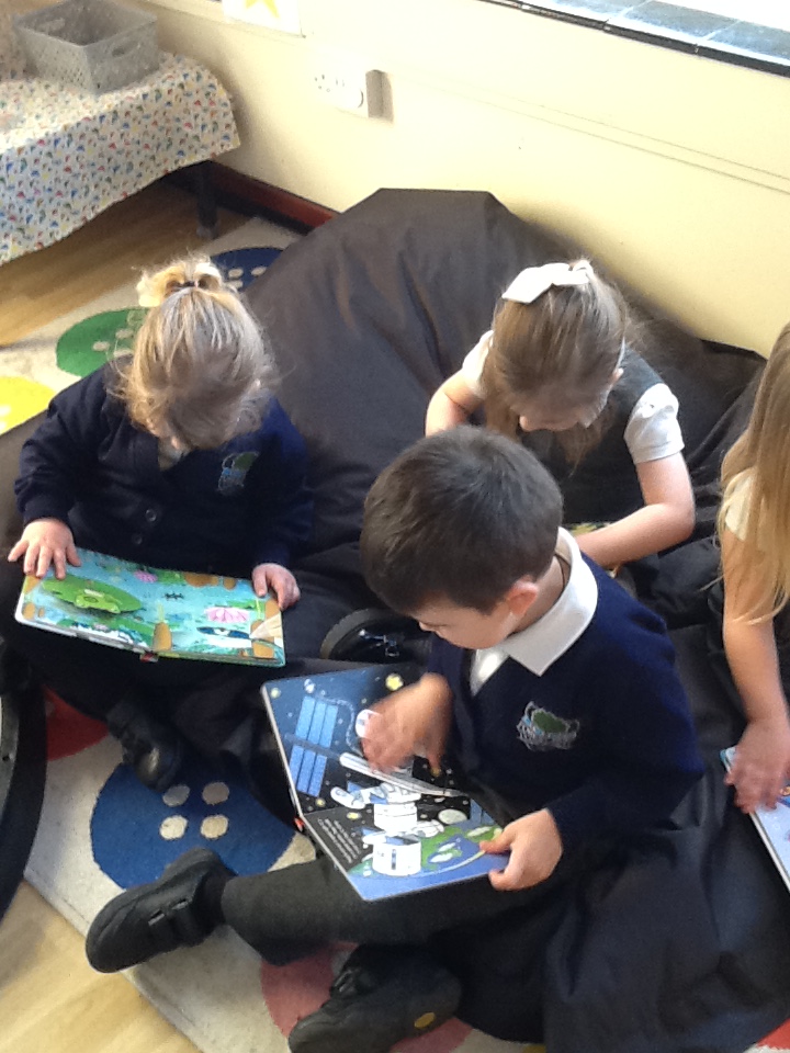 TheLancastersch's tweet photo. Nursery children have been reading our new usborne books, they have loved exploring them📘😀 https://t.co/3QORqYFrHC