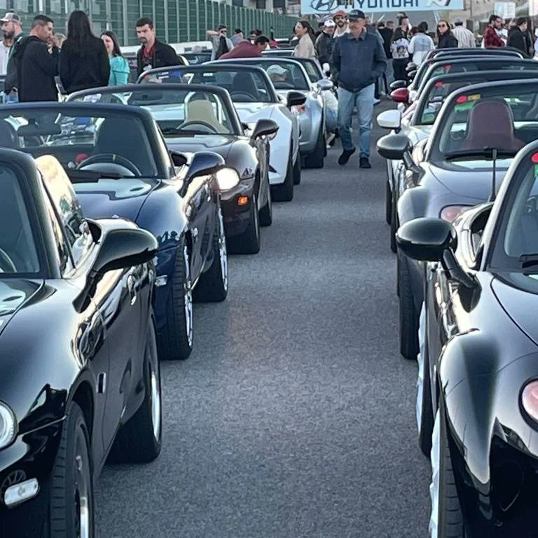 El finde pasado celebramos nuestra X Concentración Nacional de Mazda Mx5 en Madrid, asistieron mas 100 coches de toda España, fin de semana inolvidable <a href="/MazdaEspana/">Mazda España</a> <a href="/clubmx5_es/">Club Mazda MX-5 España</a> <a href="/MX5Forum/">MX-5 Forum</a> <a href="/TopMiata/">TopMiata.com</a>  <a href="/FriendsOfMX5/">MazdaFriendsOfMX5</a> <a href="/mazdaeurope/">mazda europe</a>
