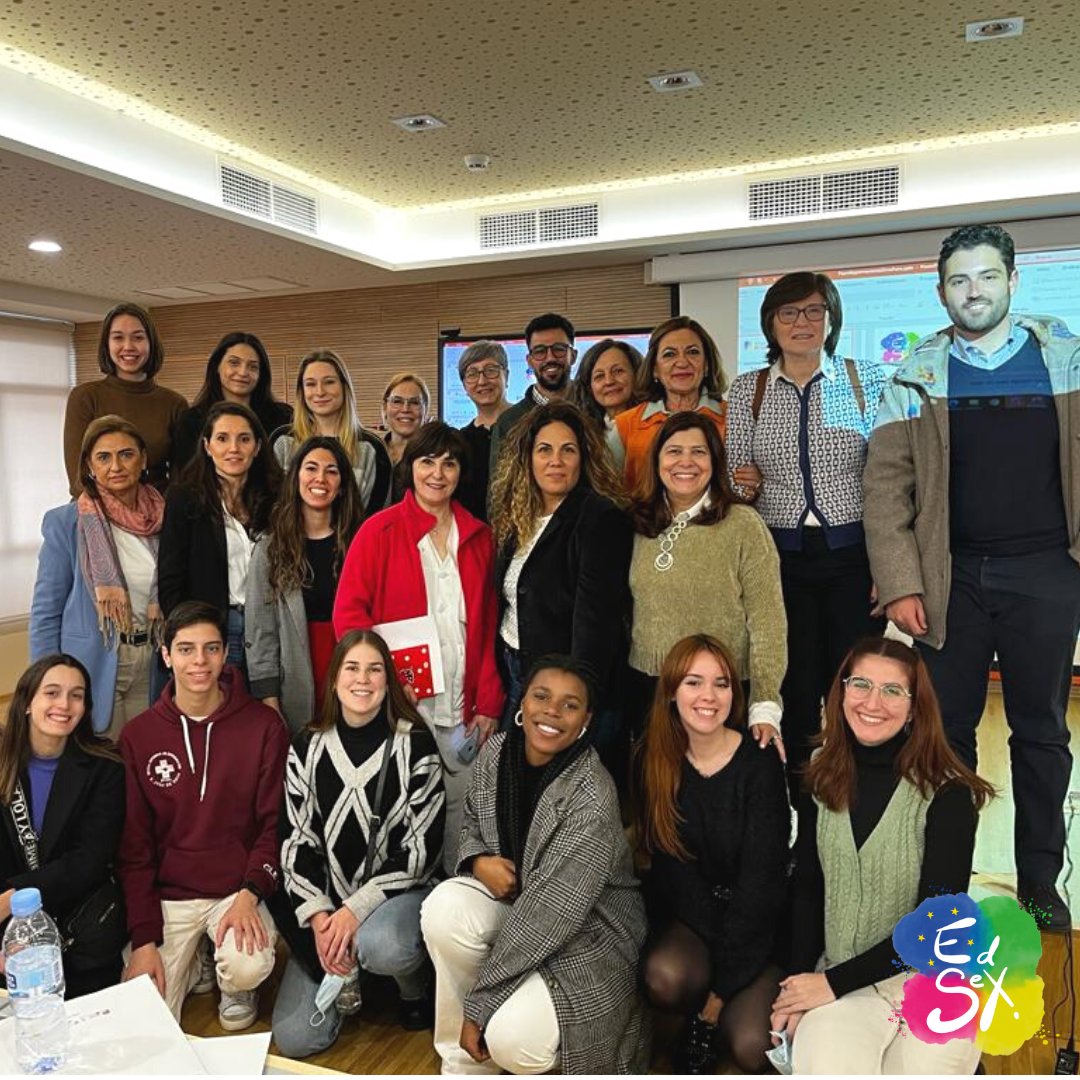 EdSexUclm's tweet photo. Recuerdo del #TALLERFORMATIVO1 
Gracias a todos

https://t.co/ofN84Tg2f4

#edsex #uclm #castillalamancha #toledo #universidad #diversidadsexual #educacionsexual #identidaddegenero #homosexualdiad #talleresuniversitario #universidades #erasmus https://t.co/71xthkav9L