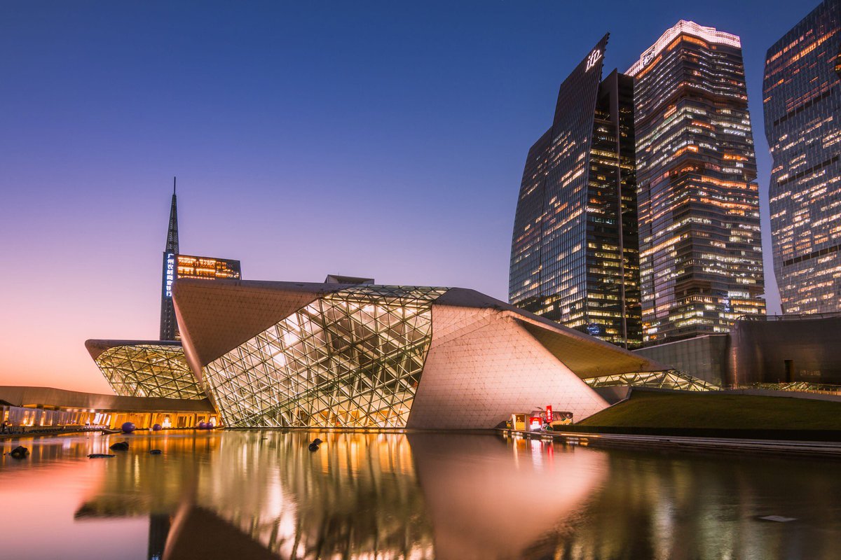 Can’t wait to return the #Guangzhou Opera House designed by the late #Zaha Hara.2019 I performed with my 96-years-old grandmother in the audience, this year she is turning 99! I am determined to have her in my concert again!

#livemusic #chinatravel #operahouse #classicalmusic