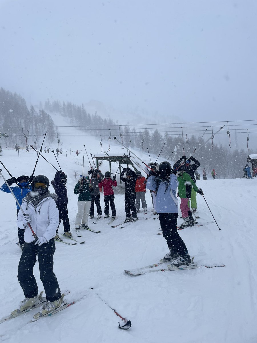 HolyportPsych1's tweet photo. Tuesday throwback to snowier times on the @HolyportSixth ski trip at Christmas! 
Just a reminder to our Psychology legends of the fun we had as the Junior Ski Trip prepares to take off on Sunday! ⛷️🎿🚡 https://t.co/GrAEclrJ69