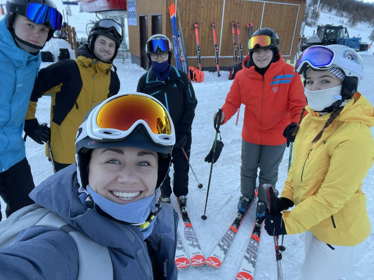 Tuesday throwback to snowier times on the <a href="/HolyportSixth/">Sixth Form | Holyport College</a> ski trip at Christmas! 
Just a reminder to our Psychology legends of the fun we had as the Junior Ski Trip prepares to take off on Sunday! ⛷️🎿🚡
