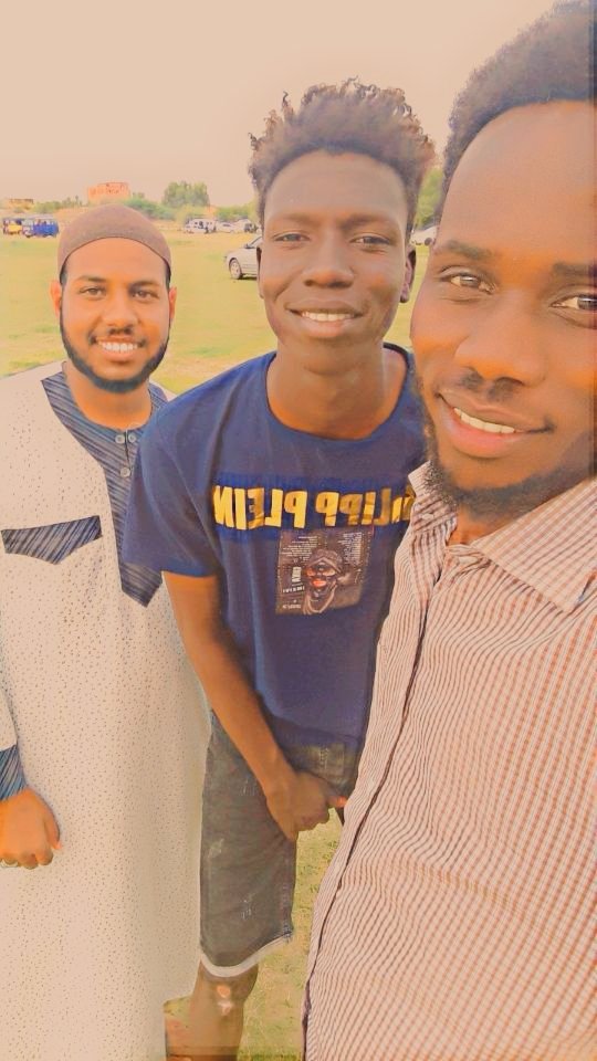 صور الاصحاب مبهجه الاسنان م مرتبه