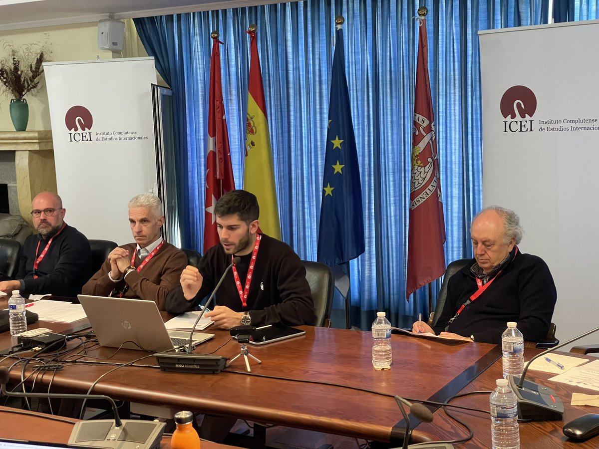 ucm_icei's tweet photo. Tercera presentación del panel a cargo del investigador adscrito al ICEI, @AntonioBiurrun, titulada “Possibilities for upgrading high-tech GVCs towards stronger SDG performance”. #CatChainWorkshop https://t.co/rh2UpPtgfJ