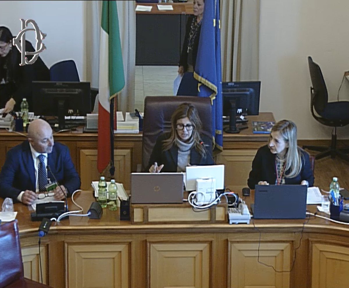 Montecitorio's tweet photo. #LavoroSportivo: presso le Commissioni #Cultura e #Lavoro, audizioni rappresentanti #ACLI, @opesitalia, #ACSI, @AiCSdn, #ASC, @CNSLibertas, #CSAIN, #CSEN, @CSInazionale, @NazionaleEndas, @PGSITALIA e @UispNazionale.
Diretta: https://t.co/c6sis0AXGG https://t.co/vLPCIC9G0r