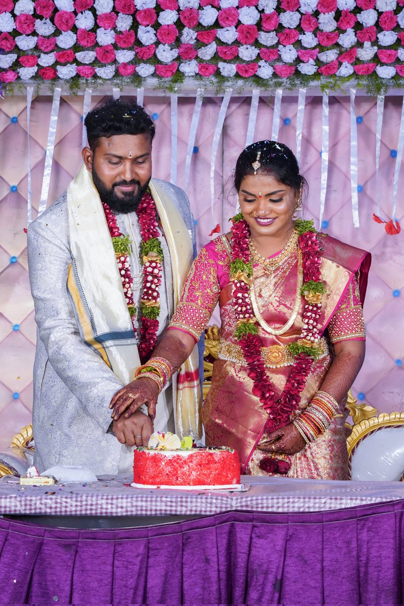 PinjerlaSatish's tweet photo. Got engaged 🌟💫 https://t.co/iYtVmW2GJi
