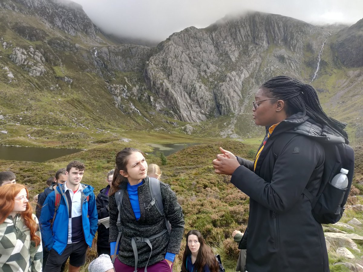 Julia Jones tweet media