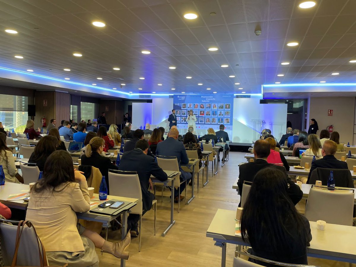 Hoy en #foromice hablando de talento y competencias digitales @InstitutoInesdi