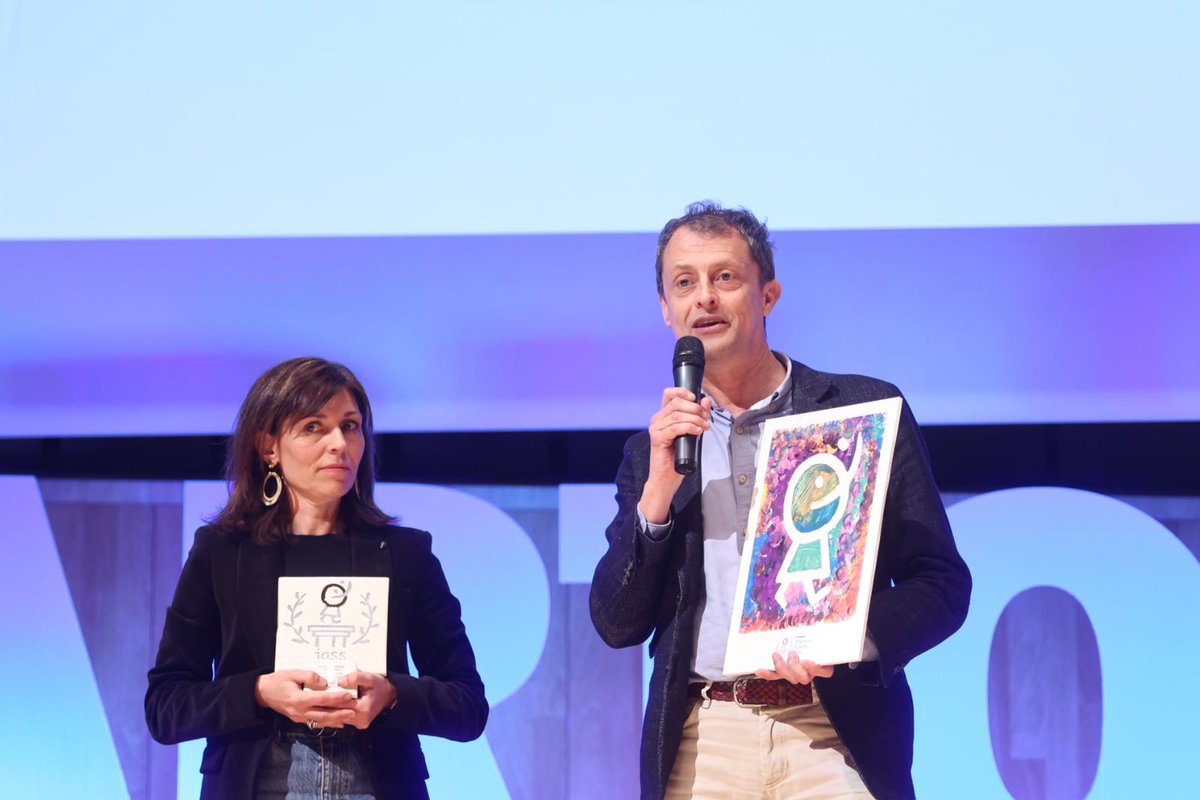 IASSAragon's tweet photo. El premio #ProyectoCompartido recae enel Proyecto Piloto de #InclusiónSocial en Aragón, reconociendo el trabajo que desde la @Redaragonesa @FamcpAragon  y #EntidadesLocales se está realizando para crear itinerarios de #Inclusión gracias a los Fondos #NextGeneration https://t.co/1T0yN3bxCU