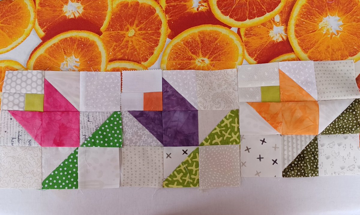 FosterofCats's tweet image. This week making a tulip quilt. It's our patchwork holiday &amp;amp; in the rainy southeast. Brenda, Joan &amp;amp; Kirsty say "Hi!". We'll have 4 different tuplit quilts by the time we leave. #CraftTwitter #Patchwork