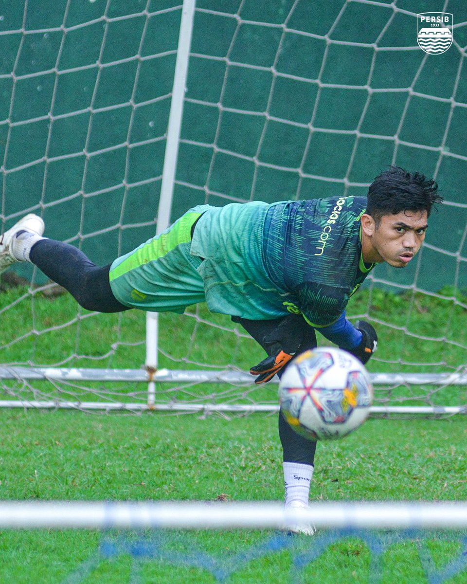 persib's tweet photo. Ramadan bukan halangan 💪

#PERSIB https://t.co/tmXDDrs6MD