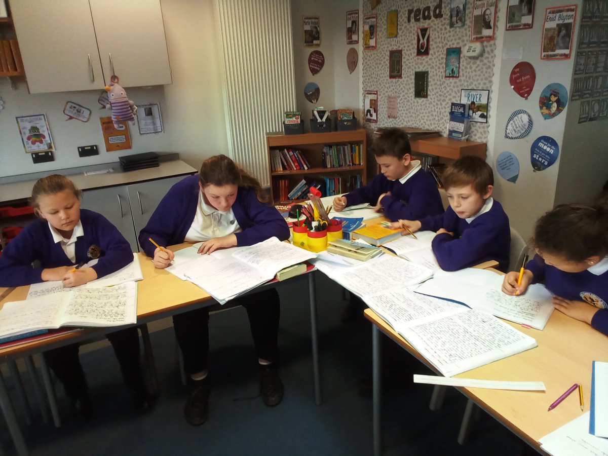 GCPYEAR6's tweet image. We have started to write up our balanced arguments in #gcpliteracy today - 'Should Bella and Edward be in a relationship?' The children have worked extremely hard on these over the past few weeks and I can't wait to read the final pieces! @PrimaryGreat