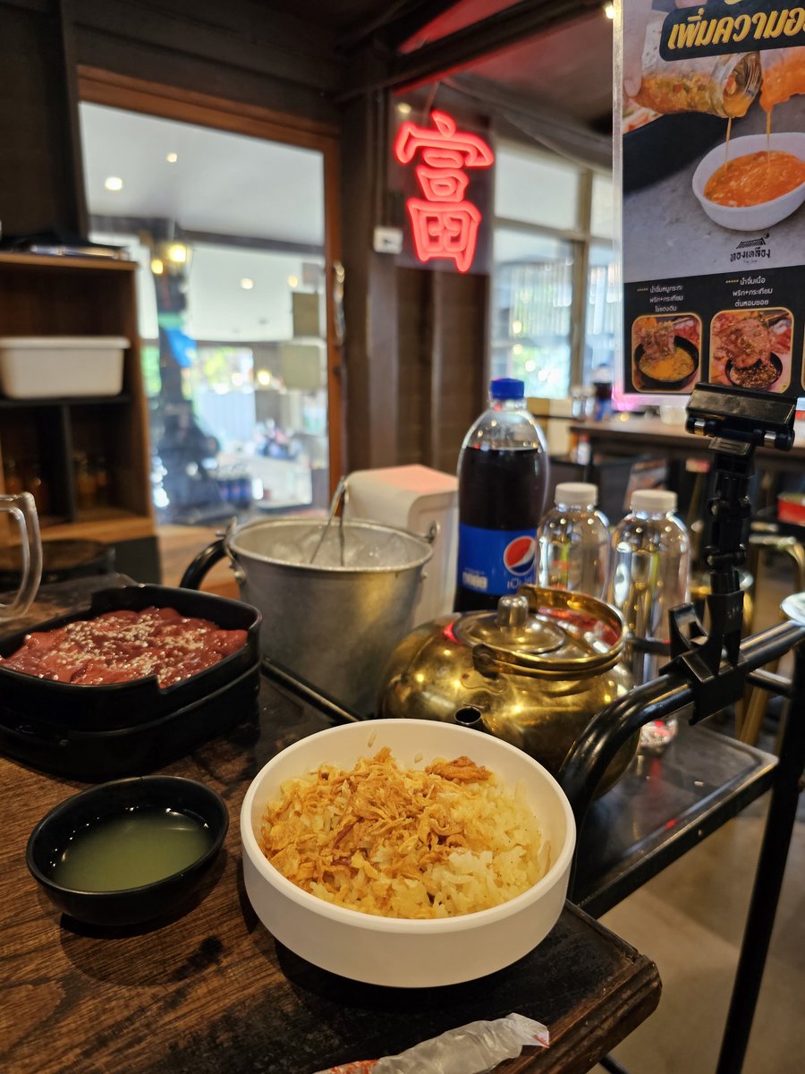ANNii_JP_'s tweet photo. #ทองเหลืองหมูกระทะ 
เป็นหมูกระทะที่ต้องบอกว่าอร่อย...มาก
เนื้อดี 🥩 น้ำจิ้มแซบ🌶 ที่ต้องลองเบคอนรมควัน น้ำจิ้ม มีให้เลือก2แบบ ซีฟู๊ด กะ สุกี้ ส่วนของหวานมีเป็นไอติมกะทิ อันนี้นัวมากจ่ะ ไป2รอบกิน2รอบ55 ร้านนี้ไม่ใช่บุฟนะทุกคน 🫡
@aroii @aroypaidaek @Kin24hrs #อร่อยไปแดก #หมูกระทะ https://t.co/ycJD0LpRhf