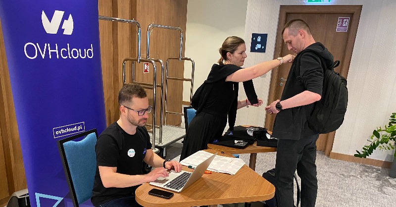 OVHcloud_PL's tweet photo. Łódź - pozdrawiamy z warsztatów na temat #Kubernetes, które prowadzi Horacio Gonzalez w ramach #TechRoadShow EXTRA! 

#ovhcloud #cloud #chmura https://t.co/xeiYJT1dS6