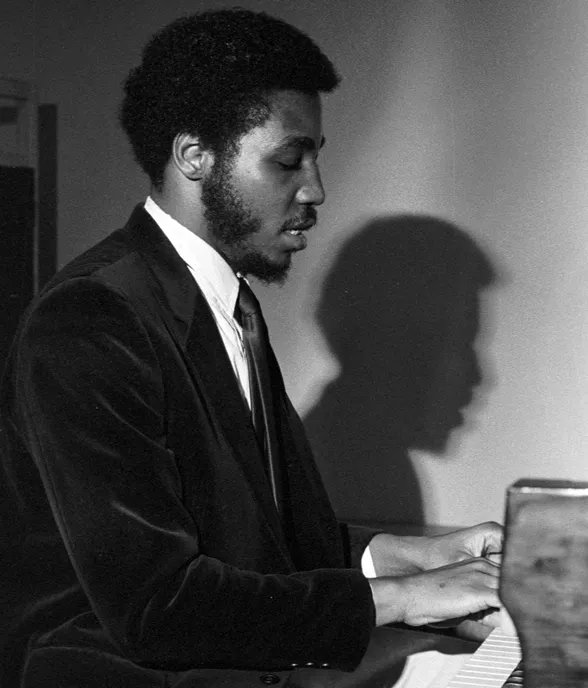 Jazz Birthdays  

Happy birthday to Donald Brown! 