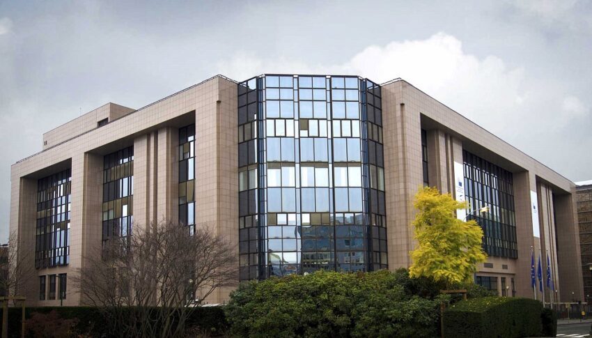 Mjög skiljanlegt er að það skuli fara illa í einarða Evrópusambandssinna þegar vakin er athygli á óþægilegum staðreyndir fyrir málstað þeirra. Líkt og versnandi stöðu fámennari ríkja sambandsins þegar kemur að ákvarðanatöku á vettvangi þess. fullveldi.is/?p=23886