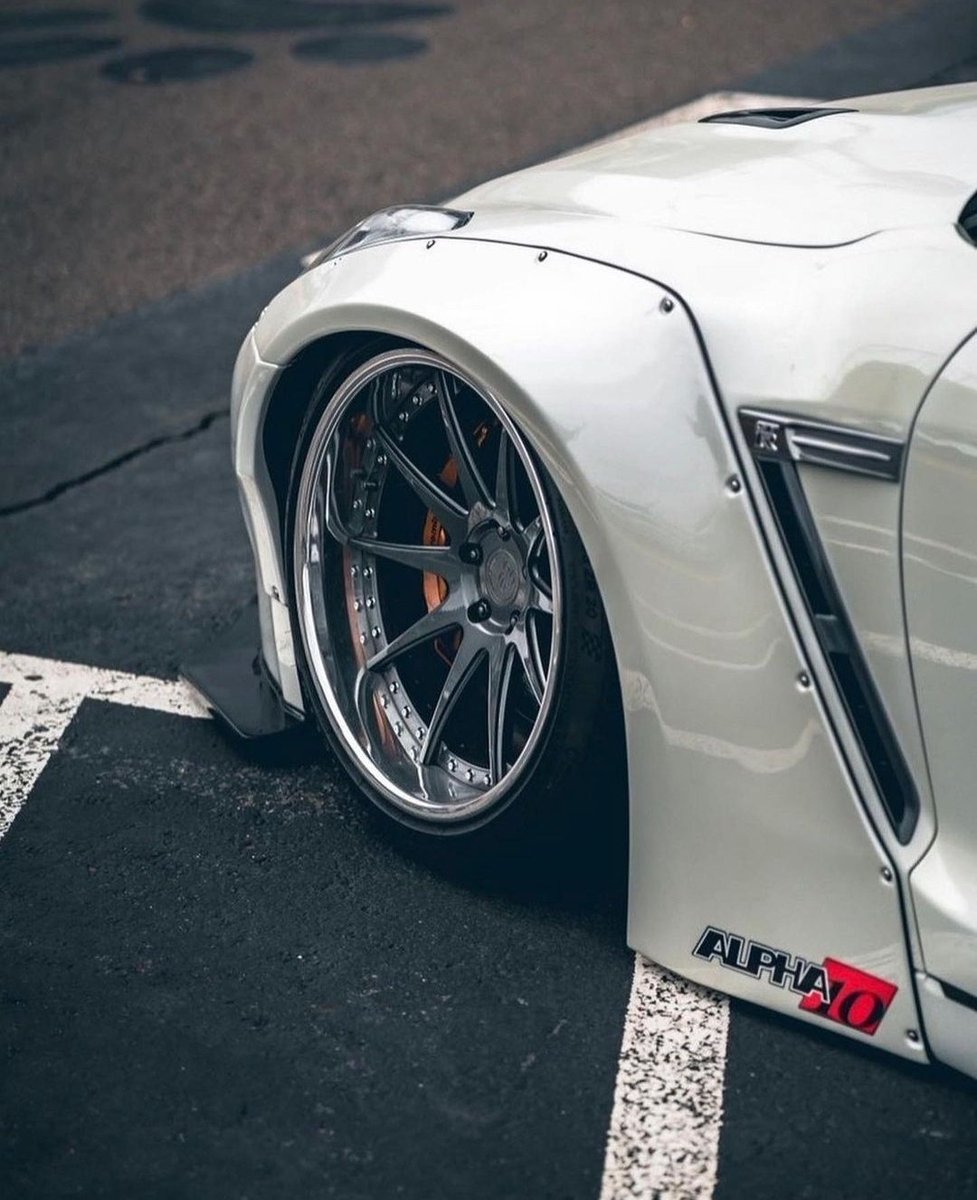 𝑫𝒂𝒊𝒍𝒚🅖︎🅣︎🅡︎™ on Twitter "Big betty 👻"