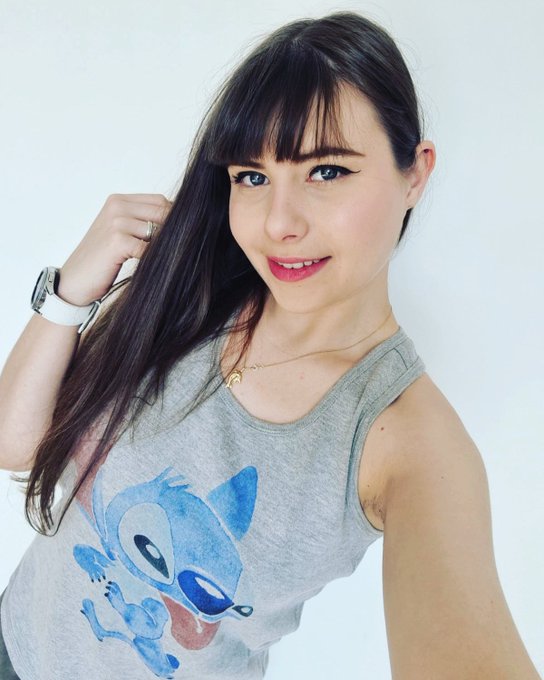 Kiss tweeter  Rejoins moi sur mes plateformes pour beaucoup de nouveaut&eacute;es  #MLRGIRLS  ➡️https://t.co/6ah3NFob4x ➡️https://t<a href="/tag/mlrgirls"class="tags"><span>#mlrgirls</span></a>