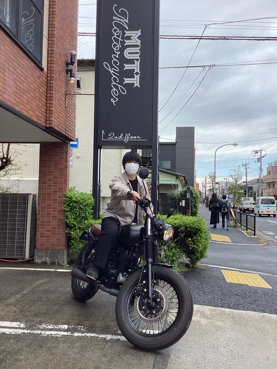 MUTTMOTORCYCLE1's tweet photo. MONGREL250をご試乗されました。
#モングレル250
#mutt試乗
#mutt #fatsabbath #hilts125 #mutters #muttmotorcycles #rs13 #マットモーターサイクルズ #rs13125 #125bike #caferacer #カフェレーサー #mongrel125 #250ccbike #mastiff250 
#muttrazorback 
#fsr https://t.co/dg8ULqNNDD