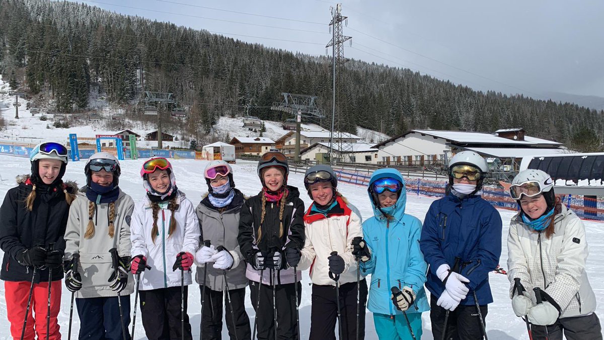 GWS_Sport's tweet photo. Day 3 on the slopes after a heavy snowfall last night! https://t.co/O6hSc7XUC0