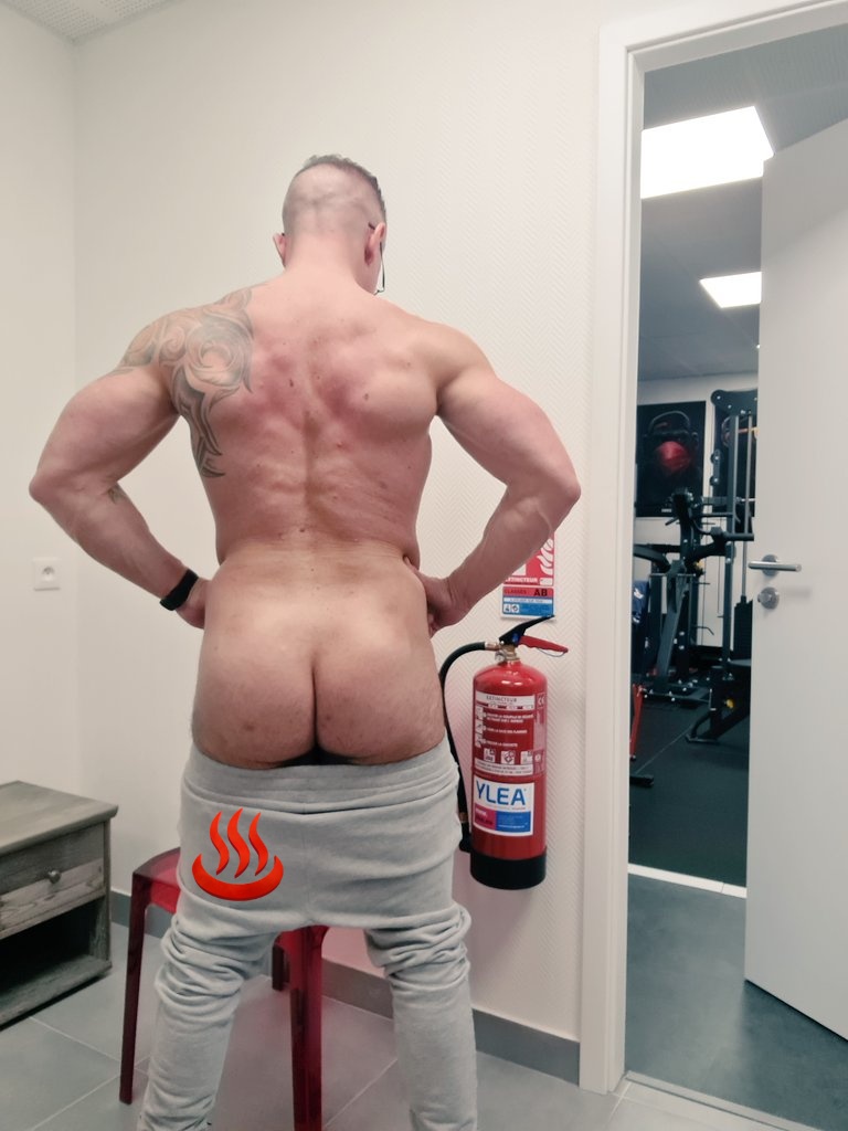 Mikeymikebm's tweet photo. Vive le sport!!!!!!😁😁🍆🍆🍆🍆 https://t.co/3NctHTrdhZ