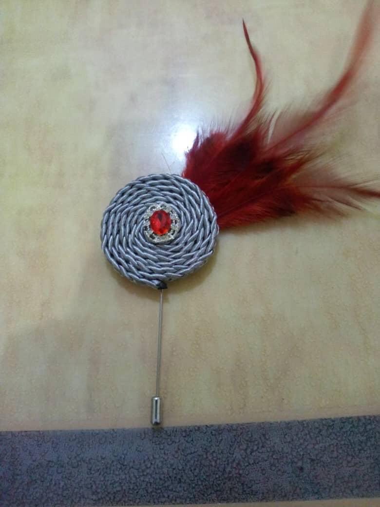 neojety's tweet photo. @iamziben I make fascinators, Lapel pins and decorative bottles to beautify your home. https://t.co/j2uM7GS4R3