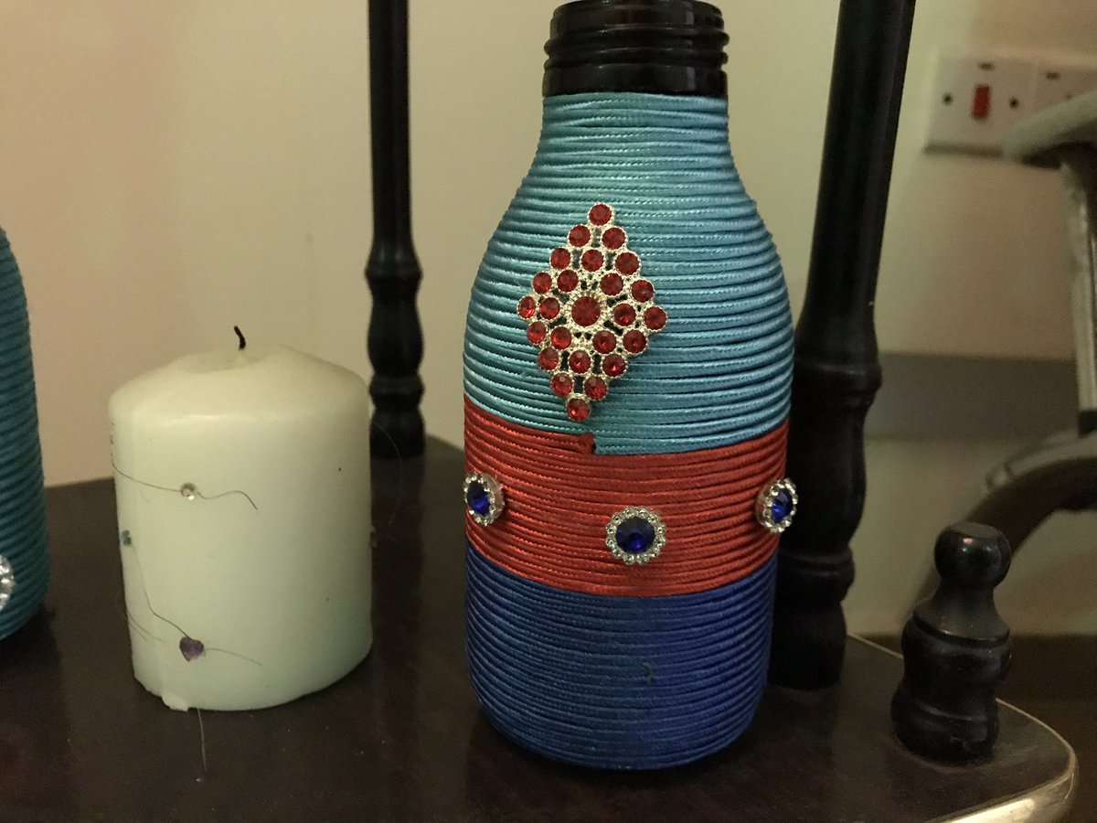 neojety's tweet photo. @iamziben I make fascinators, Lapel pins and decorative bottles to beautify your home. https://t.co/j2uM7GS4R3