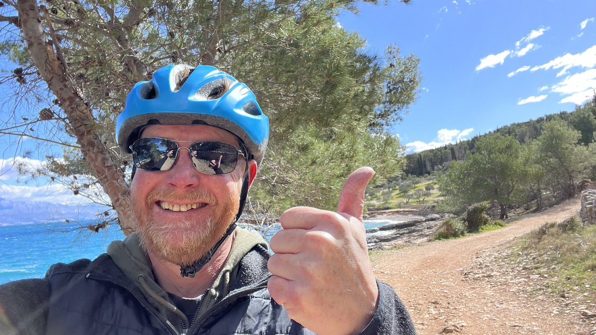 Harm040's tweet image. Dagje fietsen ook niet verkeerd! #Brac 🇭🇷🚴‍♂️#blauwhelm