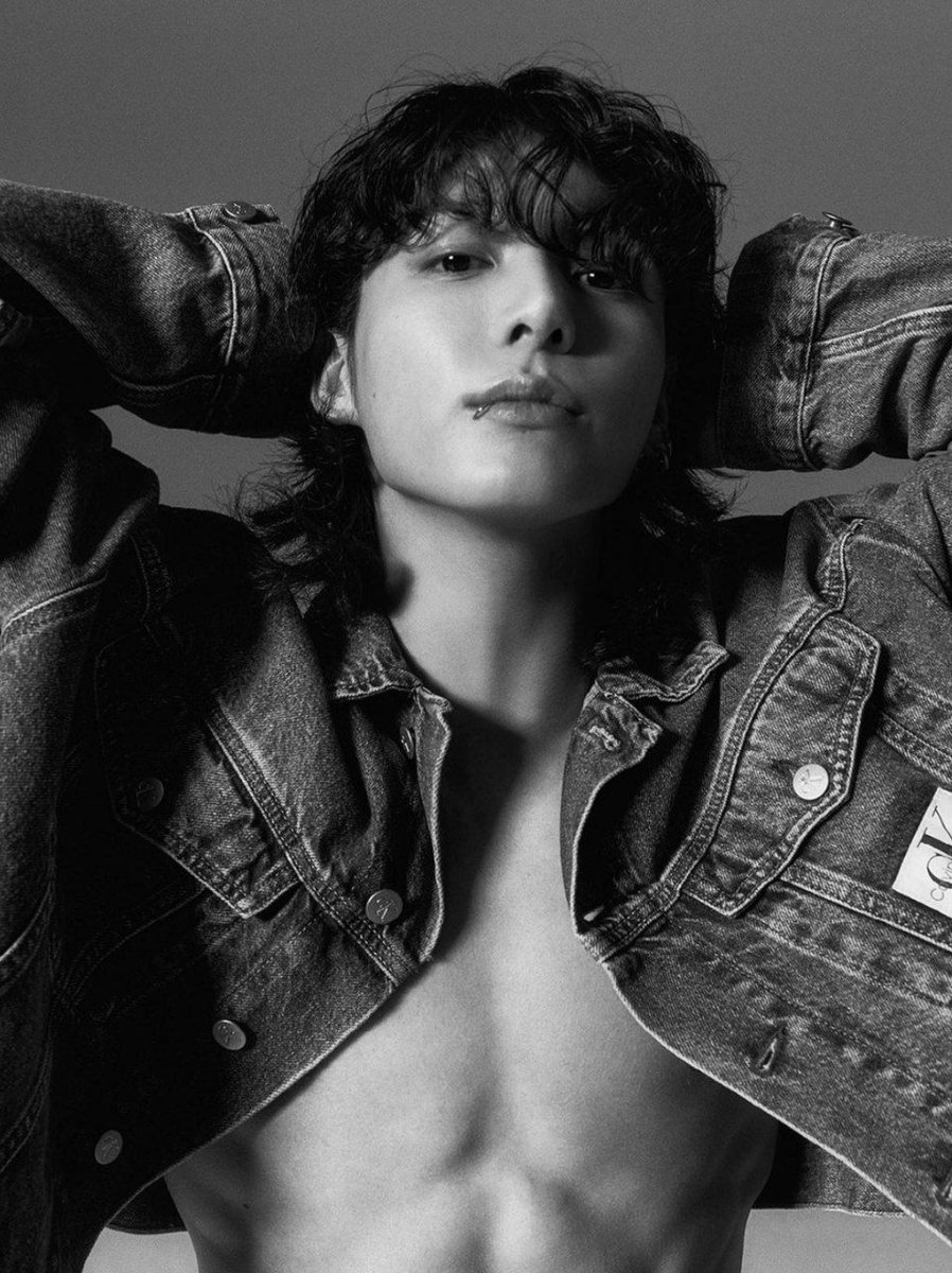 Wearetheproof7's tweet photo. Jungkook X Calvin Klein ❤️‍🔥❤️‍🔥
The Official Photos ❤️
@bts_bighit @CalvinKlein 
#JUNGKOOK #JUNGKOOKxCALVINKLEIN https://t.co/m92bQKPlhp