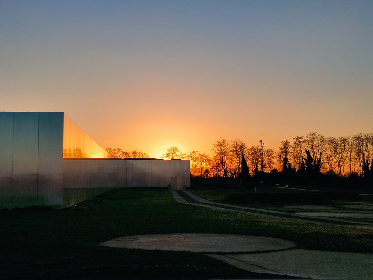 MuserAvec's tweet image. Encore un dodo pour l'ouverture officielle😉😉😃 #louvrelens #ExpoPaysage @MuseeLouvreLens