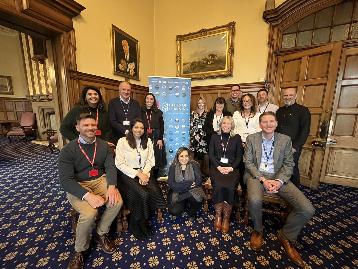 Jahnvi_lxd's tweet photo. The dream team! It has been a privilege to grow #CitiesOfLearning Bradford with @SkillsHouseBfd over the last year! Here’s to a more connected lifelong learning ecosystem across our communities! ✨
@BeatriceBekar @MrTKenyon @theRSAorg https://t.co/vlgoKO57nm