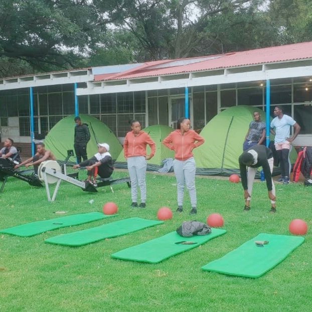 FuniMdesigns's tweet photo. DAY 2 OF LEARN TO ROW
PREPS FOR SA NATIONALS
Teams have finally sattled in at Wemmer Pan.
Teams:
Mpumalanga
North west
Kwazulu Natal.
#TeachingtheNATIONtoROW @RowingRSA @SA_NLC @zizikodwa @SAsportspress @SPORTandREC_RSA https://t.co/0bu48hDY8t