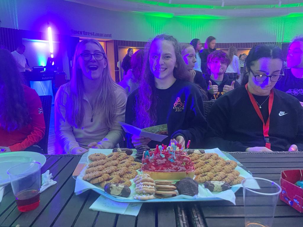 Bremen and Thuringia Training Camps complete ✅

A fantastic few days with over 400 judoka on the mat in Bremen whilst Mary Tomlin celebrated her birthday in style in Thuringia 🎂

#Judo #Training  #WeAreEnglandJudo🏴󠁧󠁢󠁥󠁮󠁧󠁿🥋